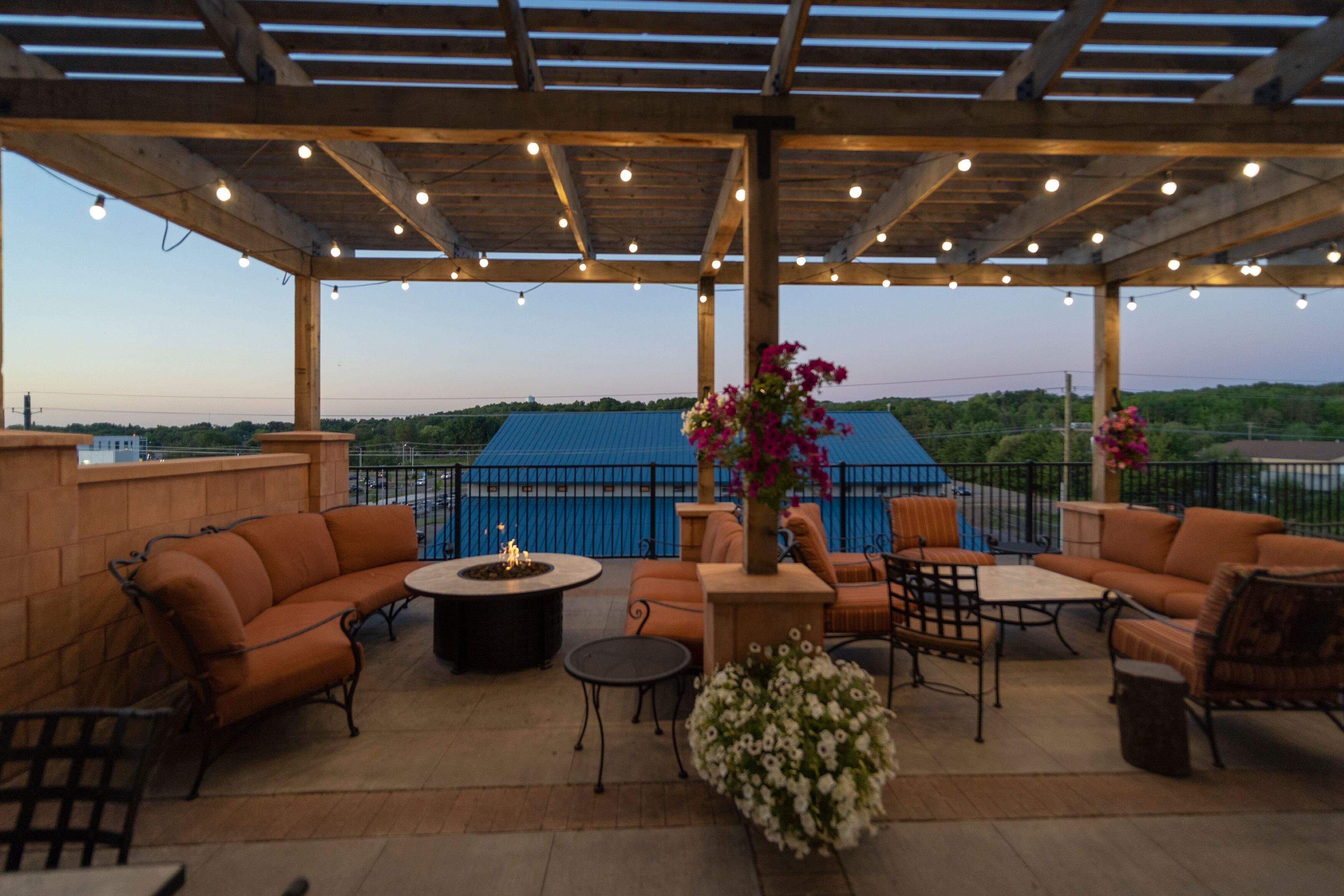 Staybridge Suites Marquette By Ihg Eksteriør bilde