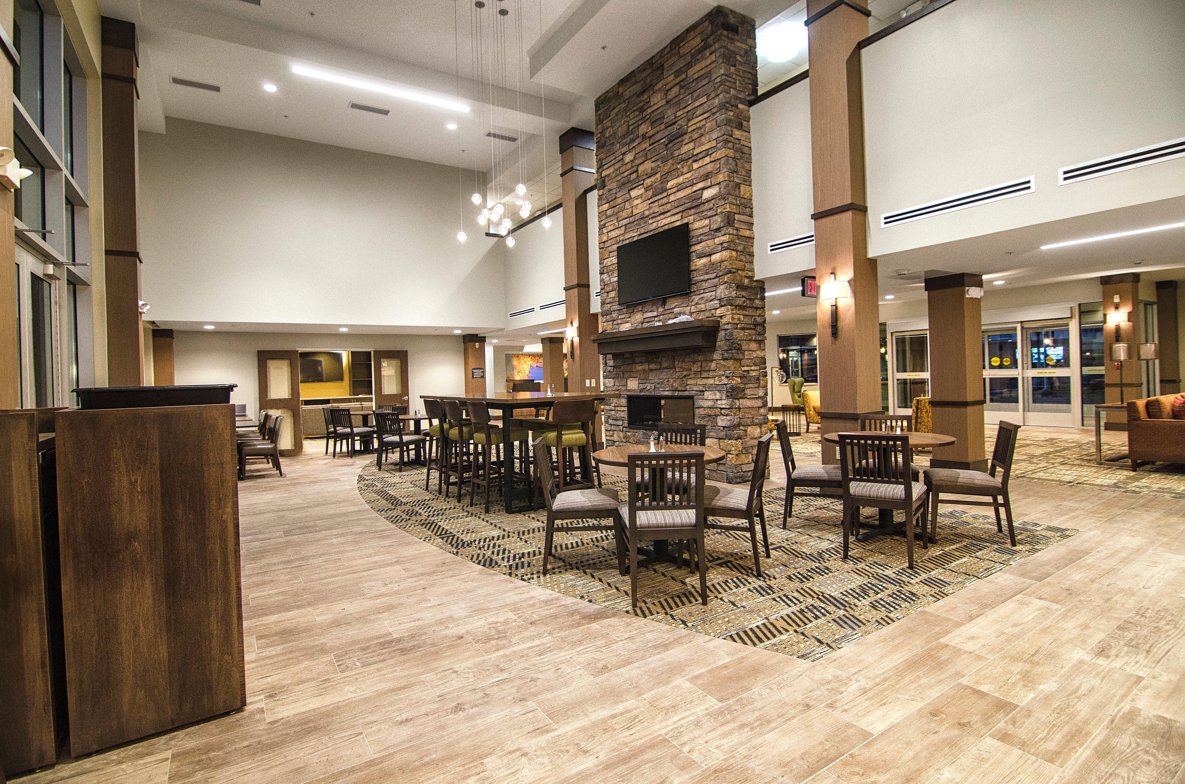 Staybridge Suites Marquette By Ihg Eksteriør bilde