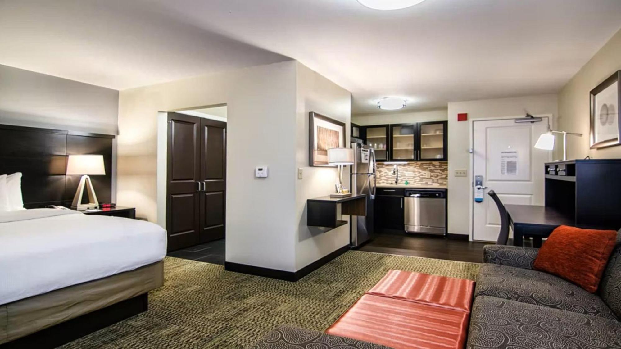 Staybridge Suites Marquette By Ihg Eksteriør bilde