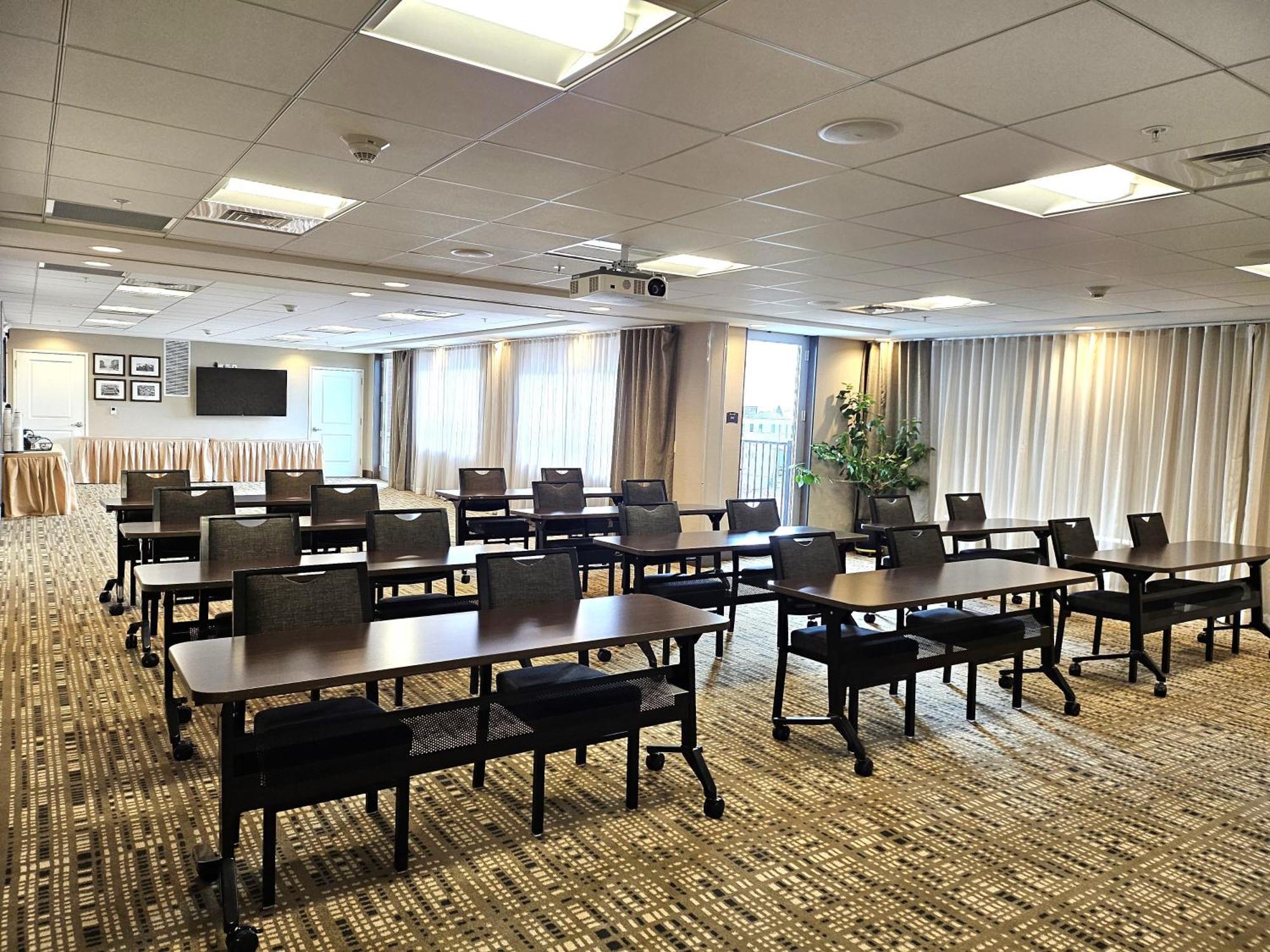 Staybridge Suites Marquette By Ihg Eksteriør bilde
