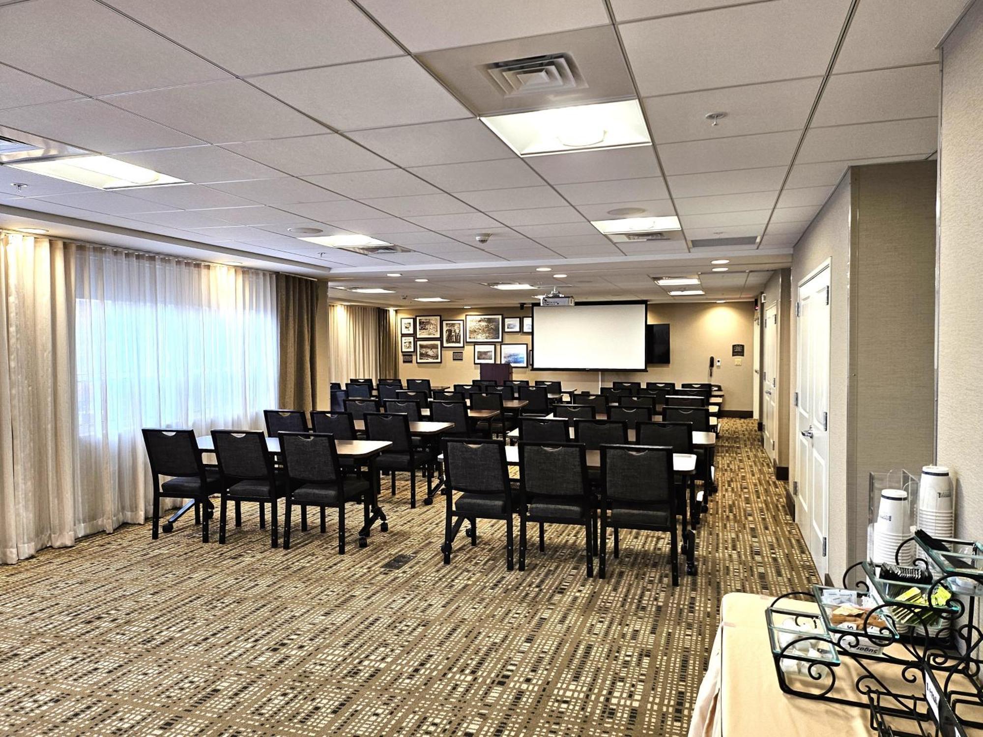 Staybridge Suites Marquette By Ihg Eksteriør bilde