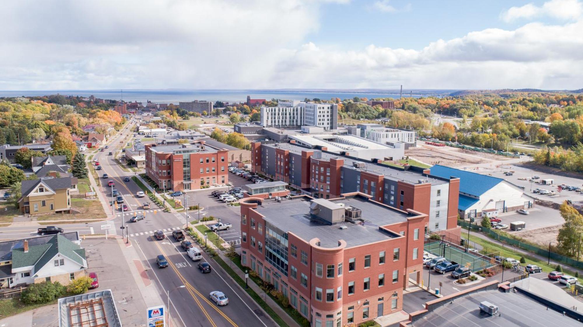 Staybridge Suites Marquette By Ihg Eksteriør bilde